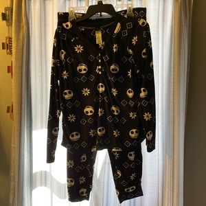Nightmare Before Christmas pajama set, women’s size Large.